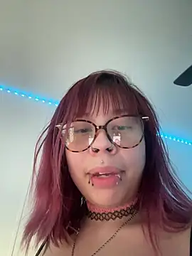 Snapshot of moan4mona chatting on March 21, 2026, 12:23 am moan4mona online show from March 21, 2026, 12:23 am