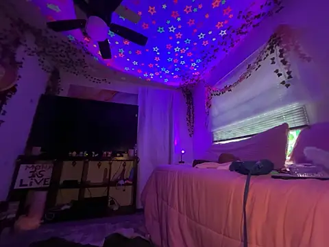 moan4mona online show from June 8, 2026, 12:49 am