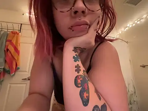 Snapshot of moan4mona chatting on March 11, 2026, 2:44 pm moan4mona online show from March 11, 2026, 2:44 pm