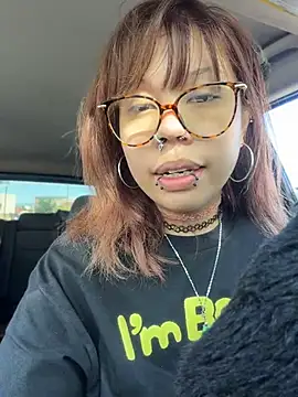 moan4mona online show from July 8, 2026, 3:02 pm
