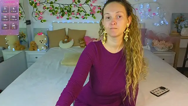 Eva SmidtX online show from May 8, 2026, 8:18 am
