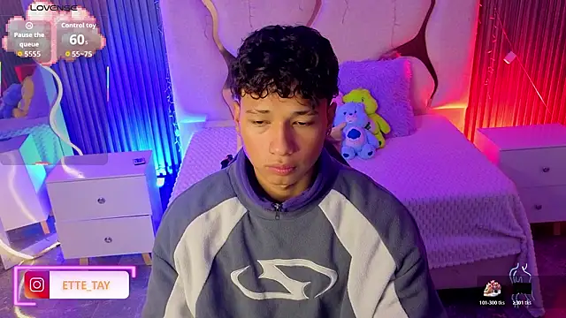 Snapshot of Ette_tay chatting on March 8, 2026, 3:32 am Ette tay online show from March 8, 2026, 3:32 am