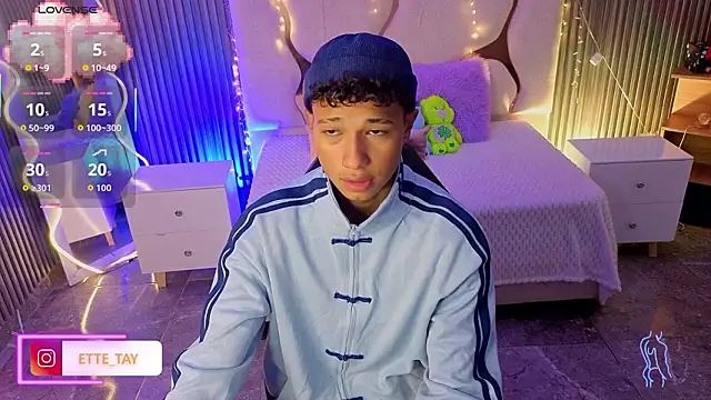 Snapshot of Ette_tay chatting on March 9, 2026, 3:32 am Ette tay online show from March 9, 2026, 3:32 am