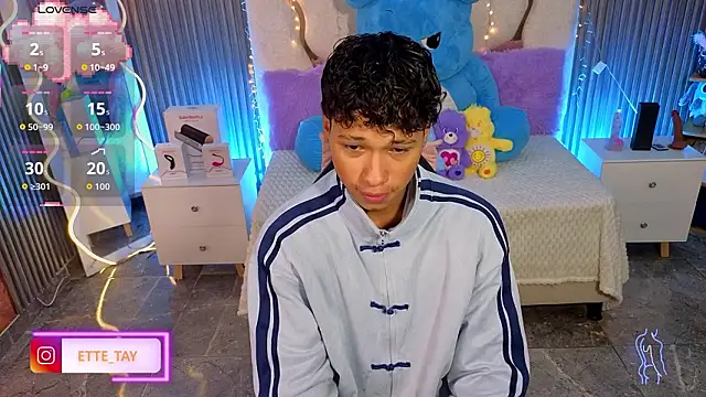 Snapshot of Ette_tay chatting on March 14, 2026, 3:34 am Ette tay online show from March 14, 2026, 3:34 am