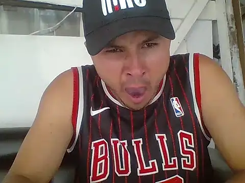 santiii   12 online show from March 19, 2026, 6:52 pm