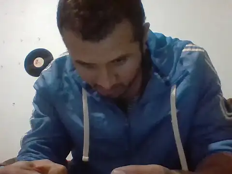 santiii   12 online show from January 12, 2026, 11:53 pm