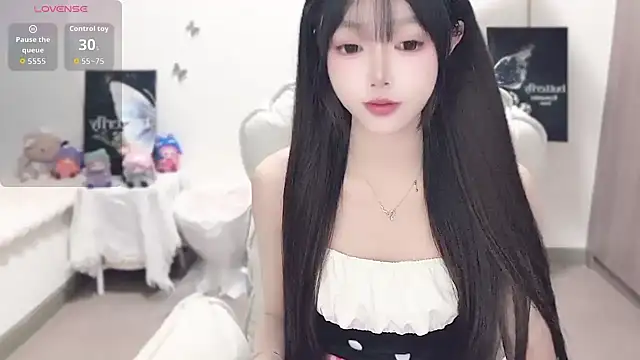 -EEBABY online show from November 25, 2025, 8:42 pm