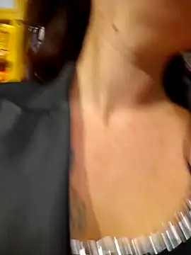 littleladyshelly online show from September 17, 2025, 6:37 am