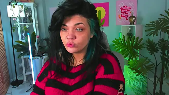 MaryHarrys online show from November 5, 2025, 2:36 am