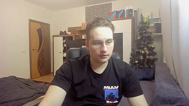 Snapshot of romiosabrino chatting on February 19, 2026, 4:37 pm romiosabrino online show from February 19, 2026, 4:37 pm