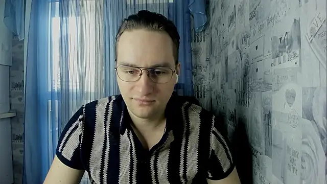 Snapshot of romiosabrino chatting on February 3, 2026, 12:10 pm romiosabrino online show from February 3, 2026, 12:10 pm