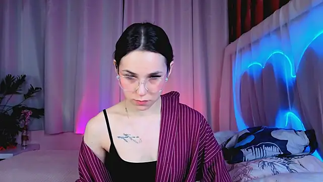 -CindyLou online show from February 7, 2026, 5:04 am