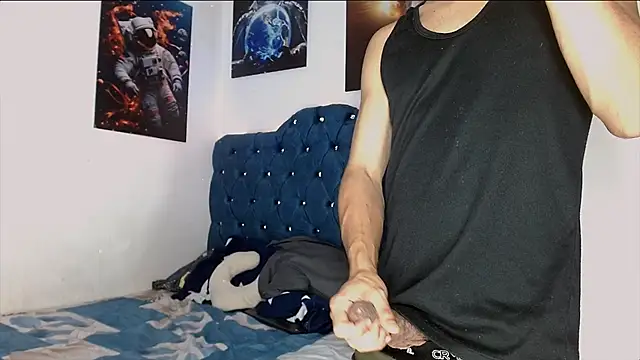 Arturocontreras11 online show from December 5, 2025, 4:55 am