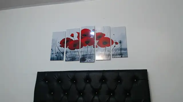 pinky f00x online show from November 7, 2025, 7:40 pm