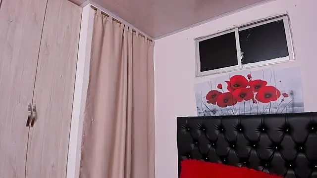 pinky f00x online show from June 14, 2026, 7:26 pm