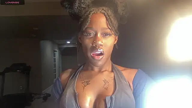 maskedgirl5005 online show from September 28, 2025, 8:38 pm