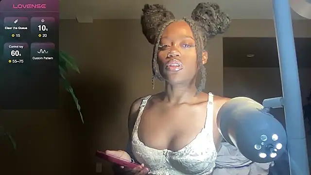 maskedgirl5005 online show from September 12, 2025, 10:09 pm