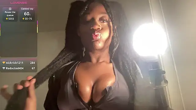 maskedgirl5005 online show from October 16, 2025, 2:42 am