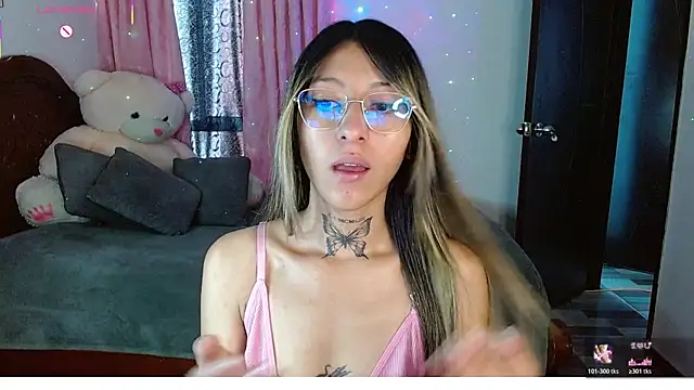 Hoolly Jones online show from January 14, 2026, 4:21 pm