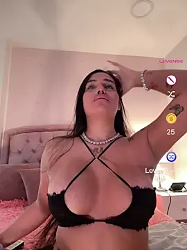 Bella  Wood online show from April 23, 2026, 8:32 pm