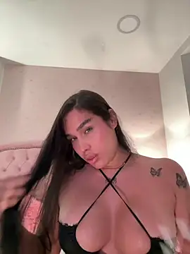 Bella  Wood online show from June 24, 2026, 10:07 pm