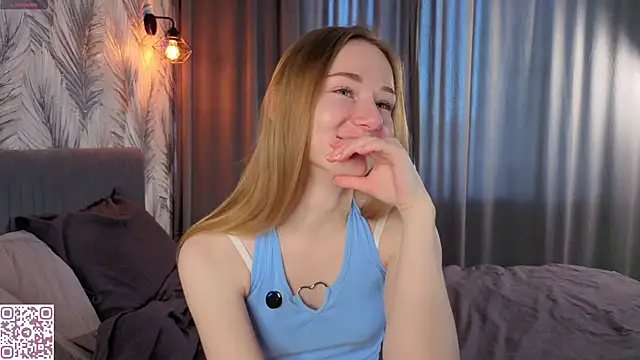 ElvinaRose online show from May 7, 2026, 4:28 am