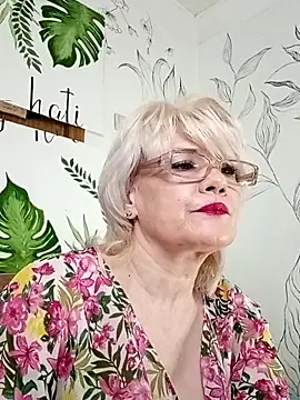 Catty Lady online show from June 7, 2026, 7:30 pm
