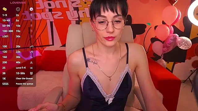 EviLune online show from February 27, 2026, 9:36 pm