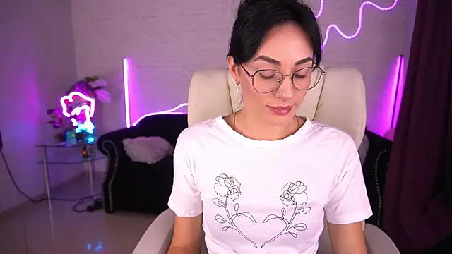 EviLune online show from September 30, 2025, 6:30 am