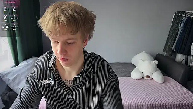 Snapshot of olivertasty chatting on May 12, 2026, 12:33 pm olivertasty online show from May 12, 2026, 12:33 pm