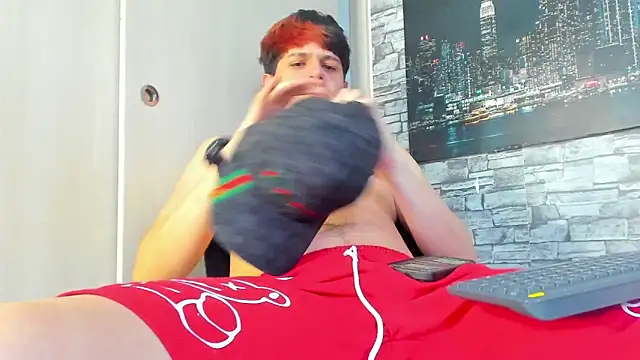 Snapshot of Themasterhades_777 chatting on September 26, 2025, 9:32 pm Themasterhades 777 online show from September 26, 2025, 9:32 pm