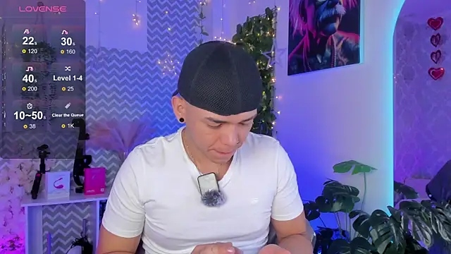 jhosepMoreno online show from April 21, 2026, 12:23 pm