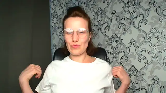 Snapshot of Kelly_Kisss chatting on June 15, 2026, 11:21 am Kelly Kisss online show from June 15, 2026, 11:21 am