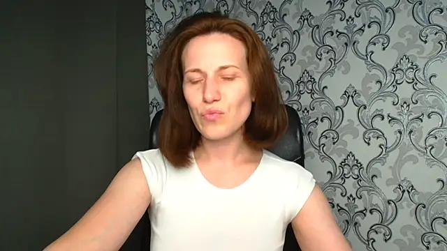Snapshot of Kelly_Kisss chatting on June 20, 2026, 11:15 am Kelly Kisss online show from June 20, 2026, 11:15 am