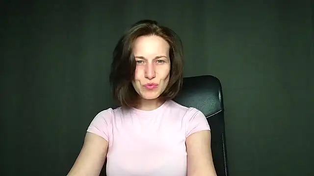 Kelly Kisss online show from April 26, 2026, 11:18 am