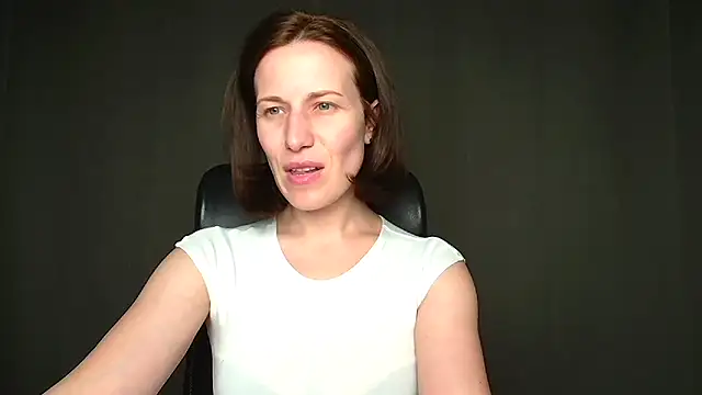 Kelly Kisss online show from May 3, 2026, 11:37 am