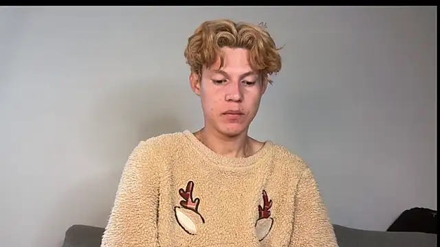 pbyariel- online show from September 12, 2025, 5:02 pm