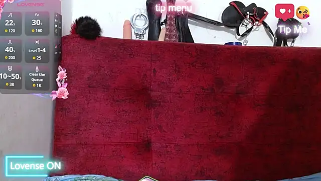 naomi powel online show from November 11, 2025, 10:04 pm