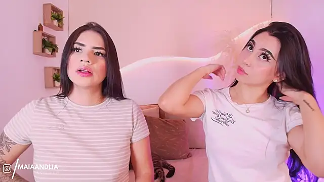 maia lia  online show from September 9, 2025, 11:25 pm