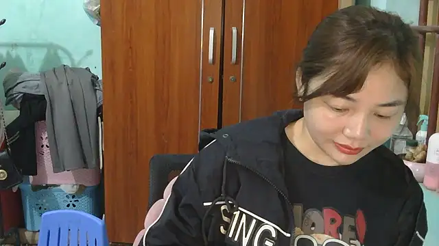 Uhem112 online show from December 20, 2025, 1:52 am