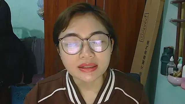 Uhem112 online show from December 20, 2025, 2:31 pm