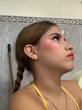 MiiluRosse online show from October 28, 2025, 12:15 pm