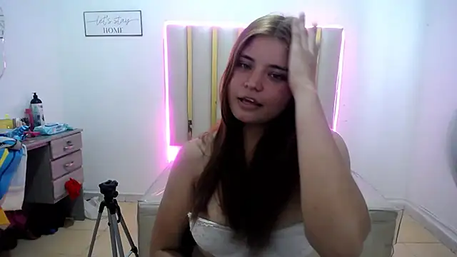 keilicita tonny 18 online show from September 22, 2025, 6:03 pm