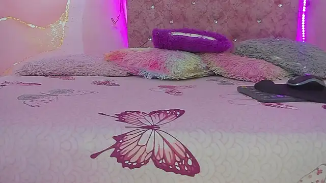 Snapshot of violet_taylor_ chatting on February 6, 2026, 2:18 am violet taylor online show from February 6, 2026, 2:18 am