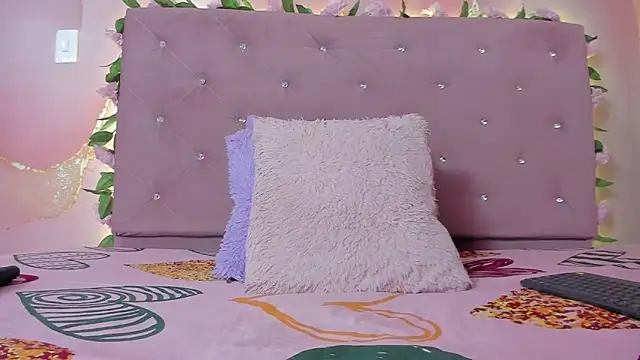 violet taylor  online show from July 22, 2026, 2:24 am