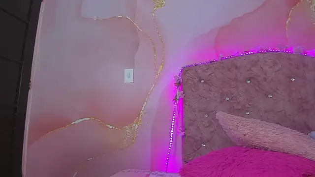 Snapshot of violet_taylor_ chatting on March 9, 2026, 2:26 am violet taylor online show from March 9, 2026, 2:26 am