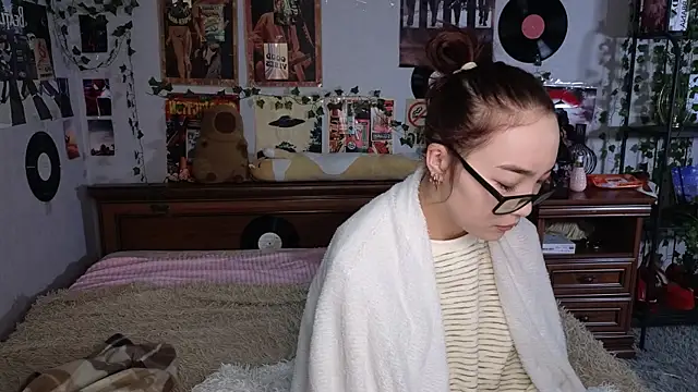 OdetteBiddy online show from November 15, 2025, 9:08 pm