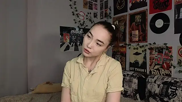 OdetteBiddy online show from November 21, 2025, 8:08 pm