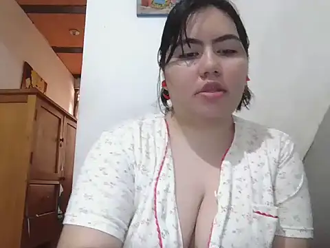 Snapshot of RubyRouge23 chatting on July 30, 2026, 4:50 pm RubyRouge23 online show from July 30, 2026, 4:50 pm