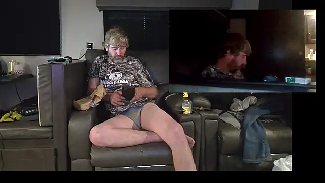 Snapshot of Cobra500hp@xh chatting on December 22, 2025, 10:43 pm Cobra500hpxh online show from December 22, 2025, 10:43 pm